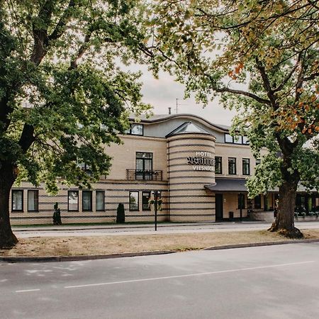 Wolmar Hotel Valmiera Eksteriør billede