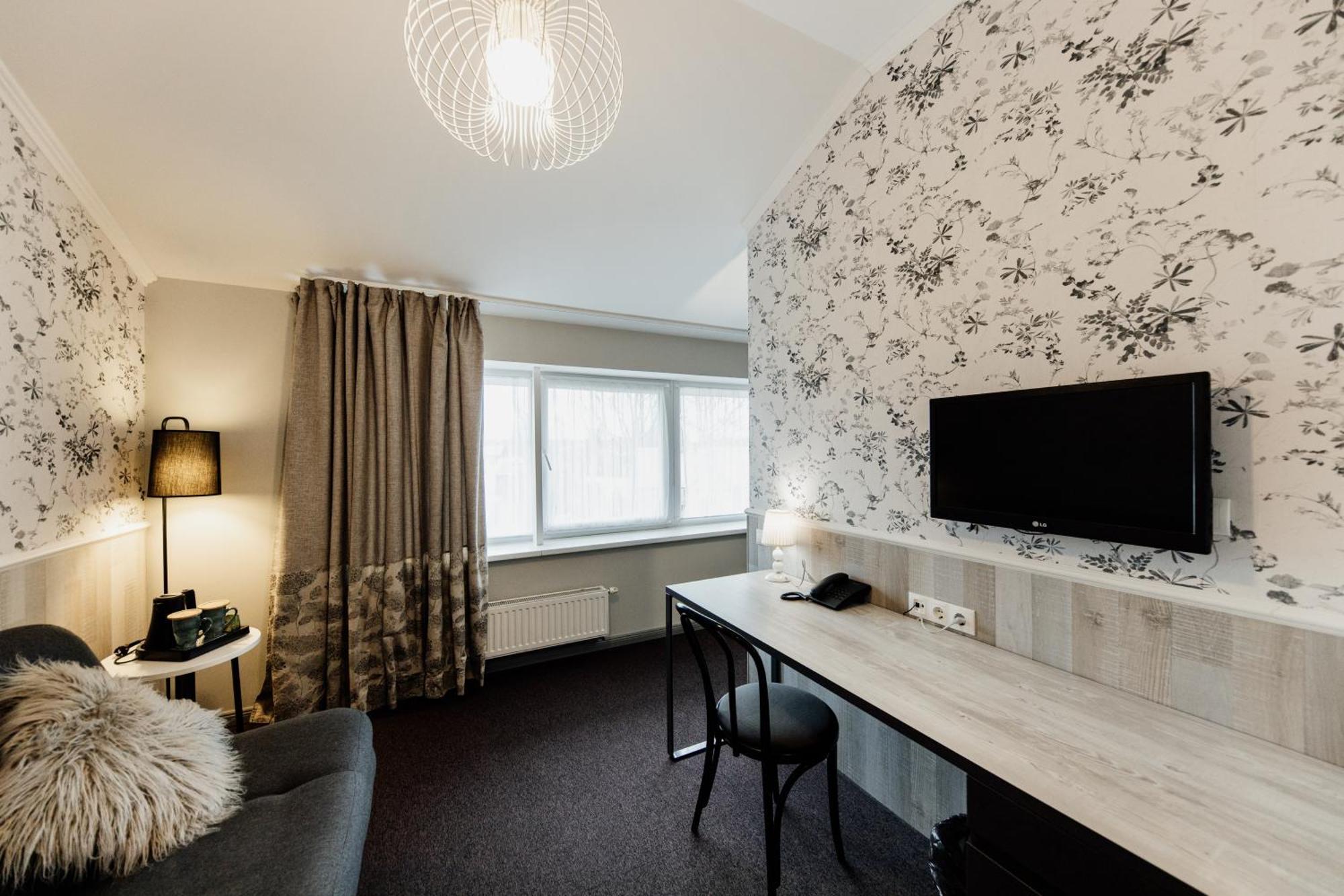 Wolmar Hotel Valmiera Eksteriør billede