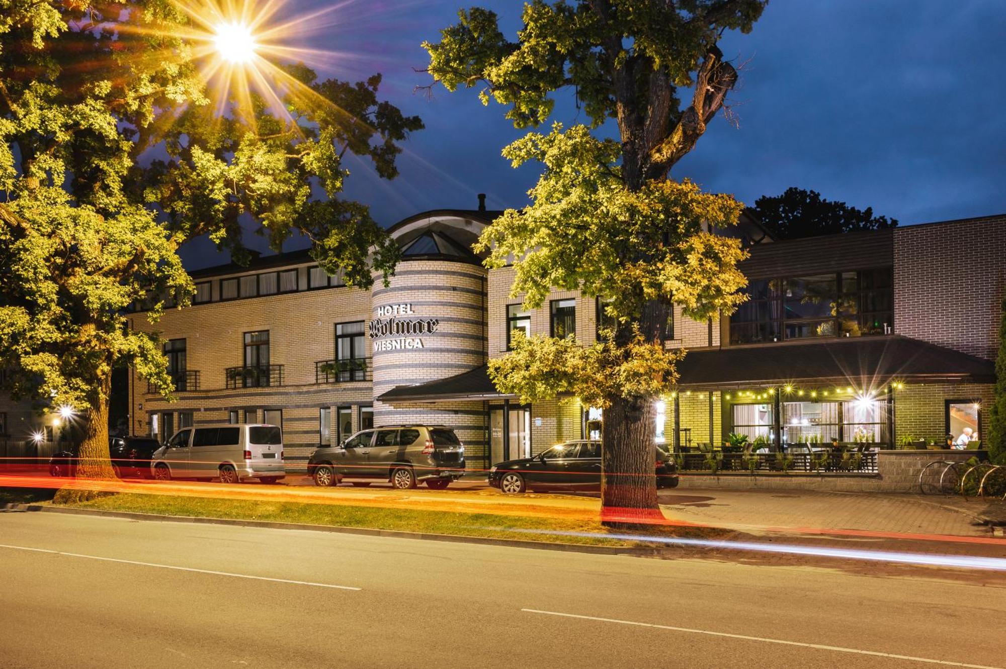 Wolmar Hotel Valmiera Eksteriør billede