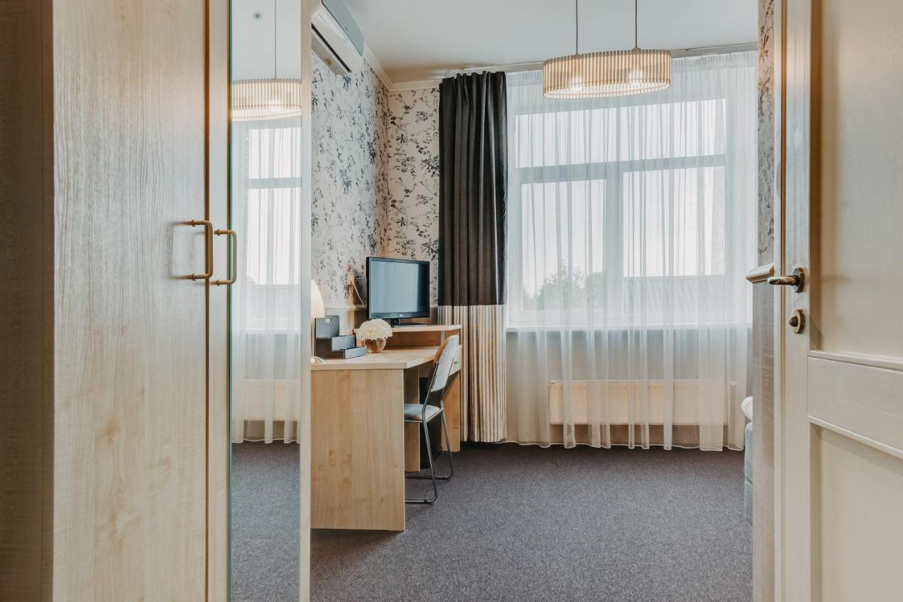 Wolmar Hotel Valmiera Eksteriør billede